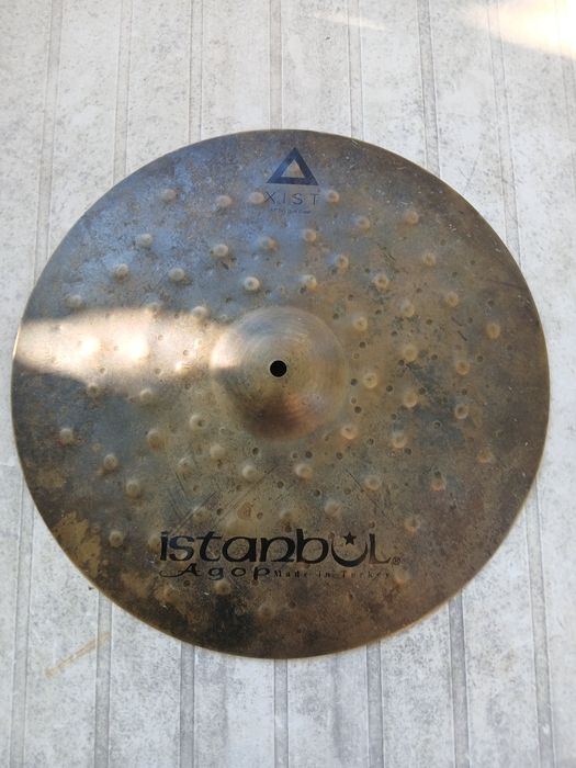 Pratos Istambul xist dry dark