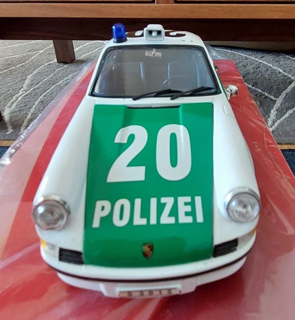 Porsche 911 2.4L German Police Version 1972 (Universal Hobbies 1:18)