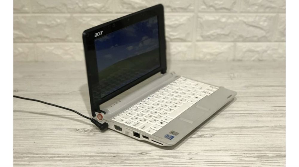 Acer Aspire One ZG5 нетбук