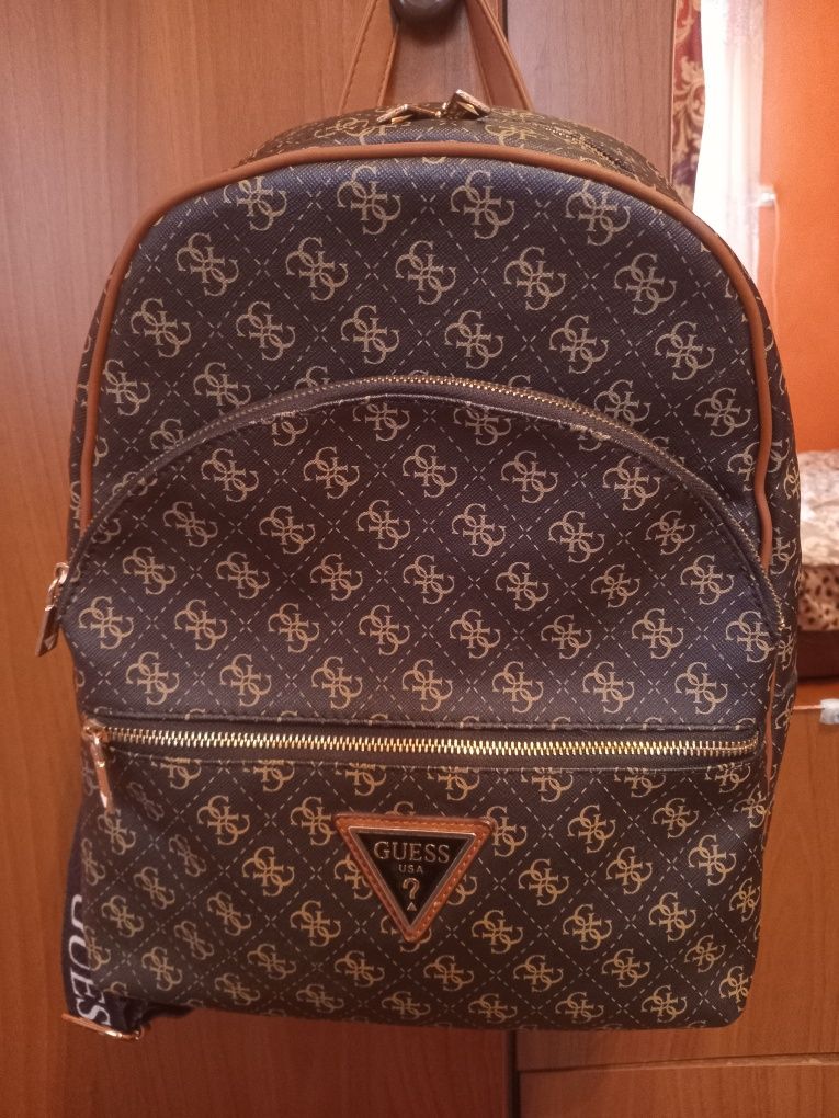 Рюкзак guess оригінал б/у