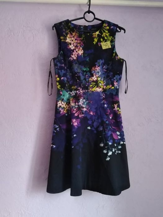 Сукні розміру Sчка