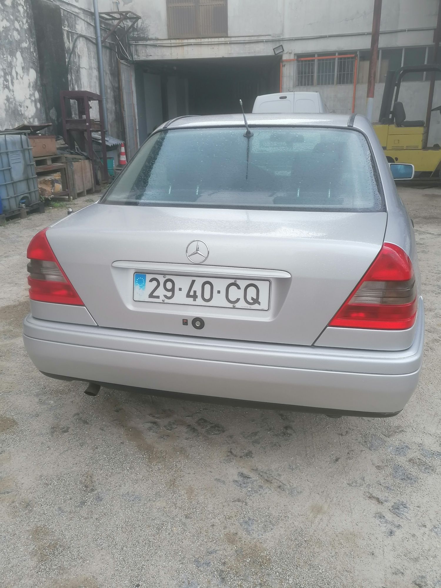 Mercedes Benz C180