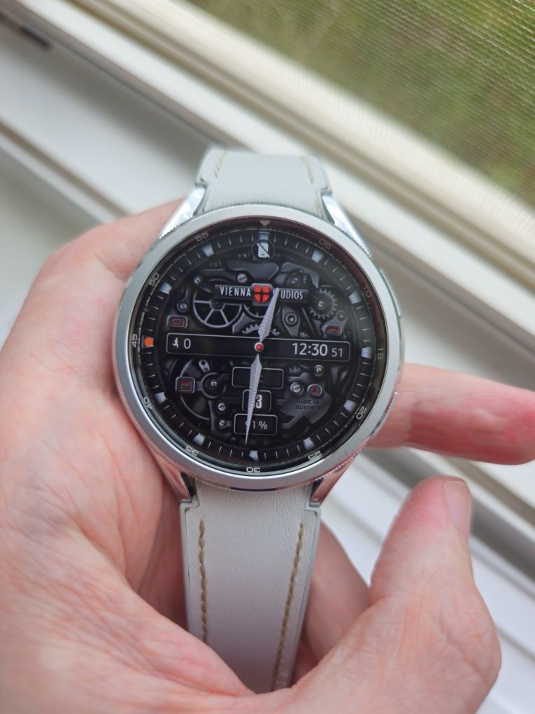 Продаю Samsung Galaxy Watch6 Classic (47мм, SM-R960)