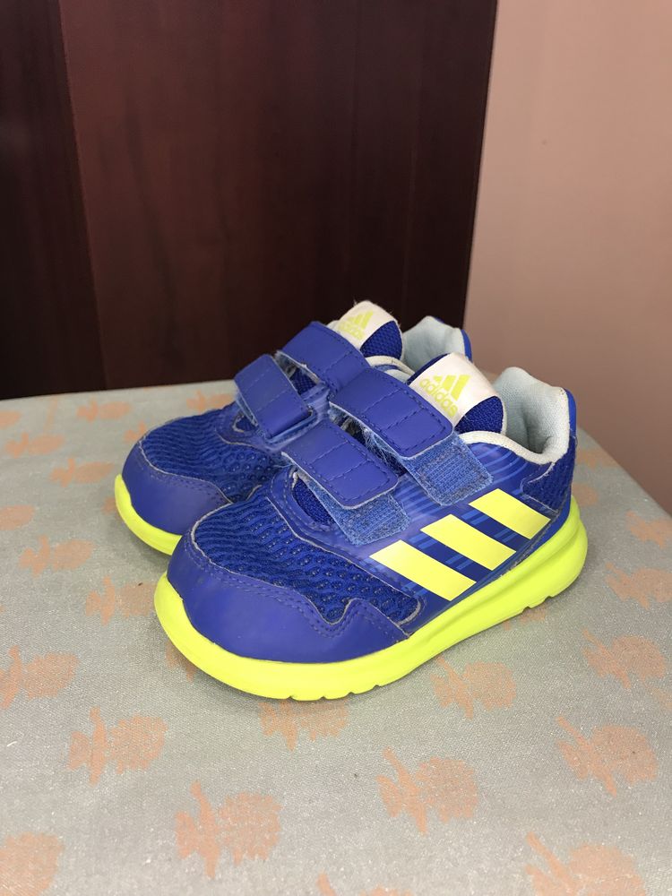 Дитячі кросівки adidas 22 розміру