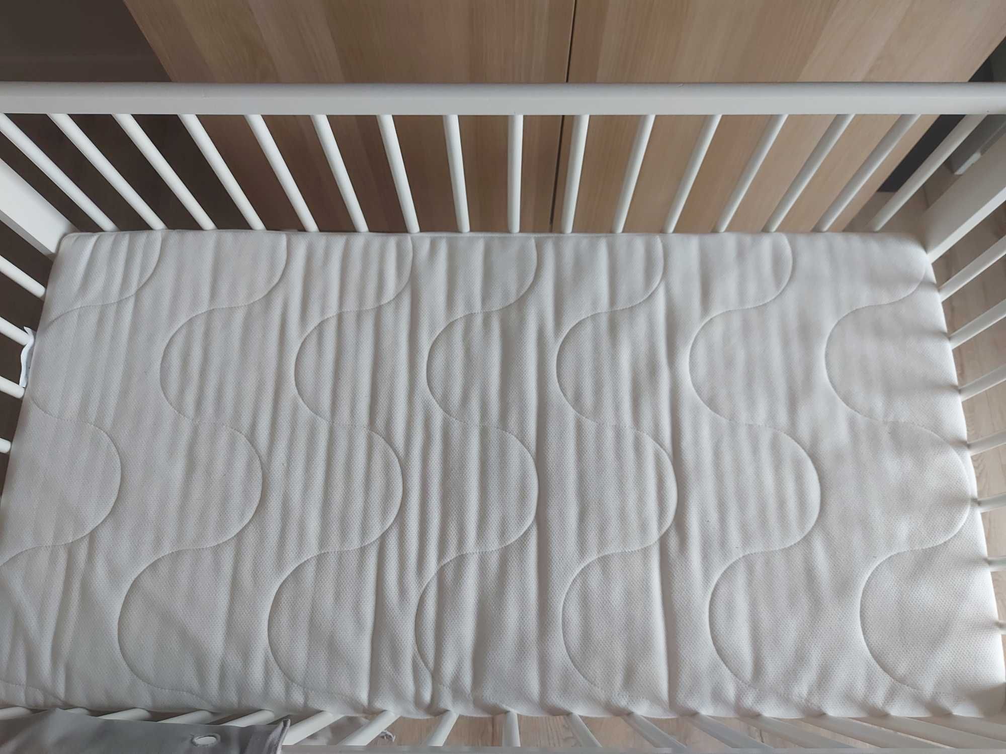 Łóżeczko Ikea z materacem