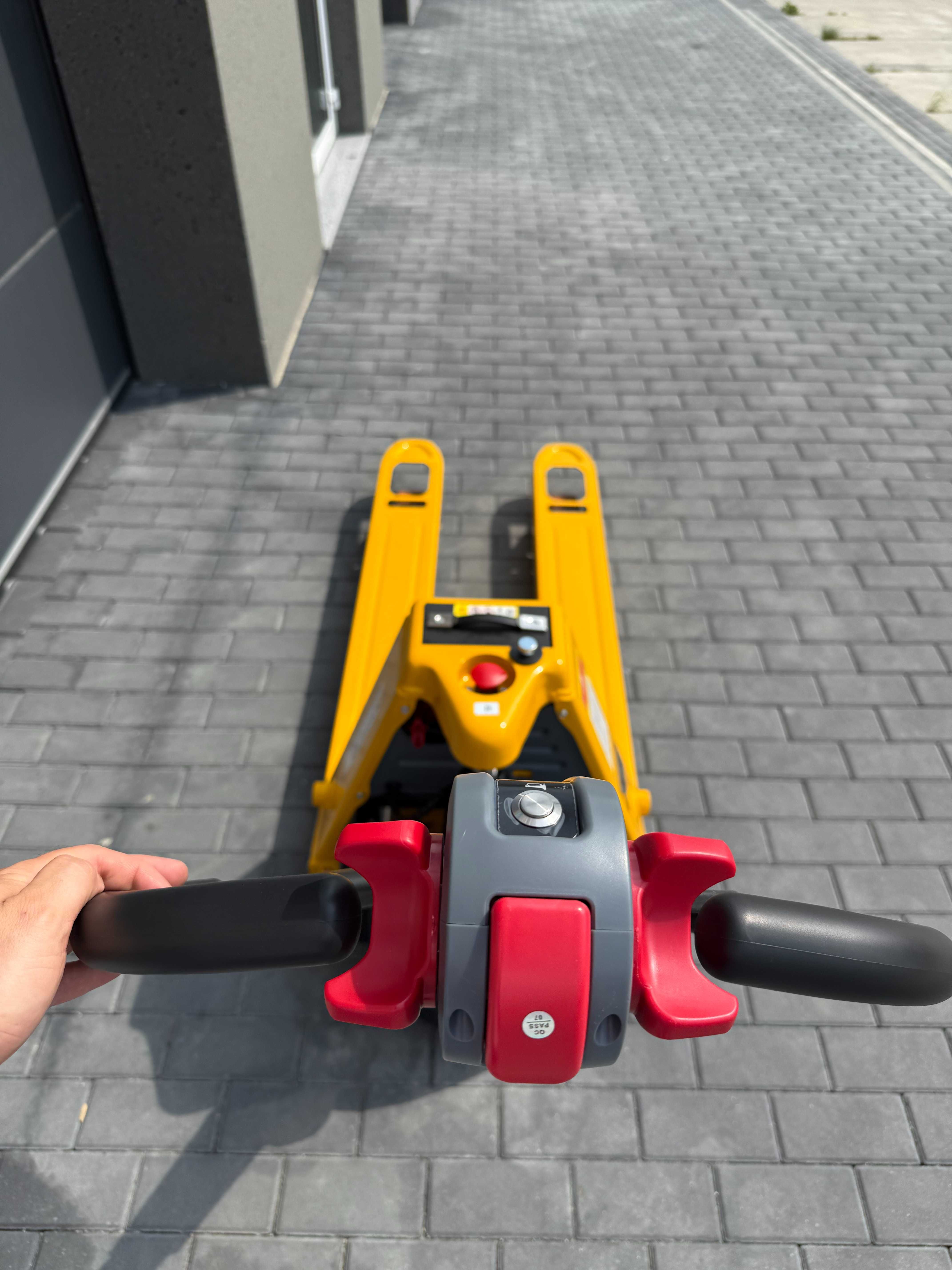 Paleciak elektryczny wózek paletowy EPT PPT CBD 1,5t 115 cm 1,5t 100cm