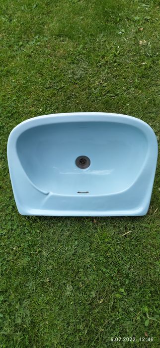Umywalka błękitna