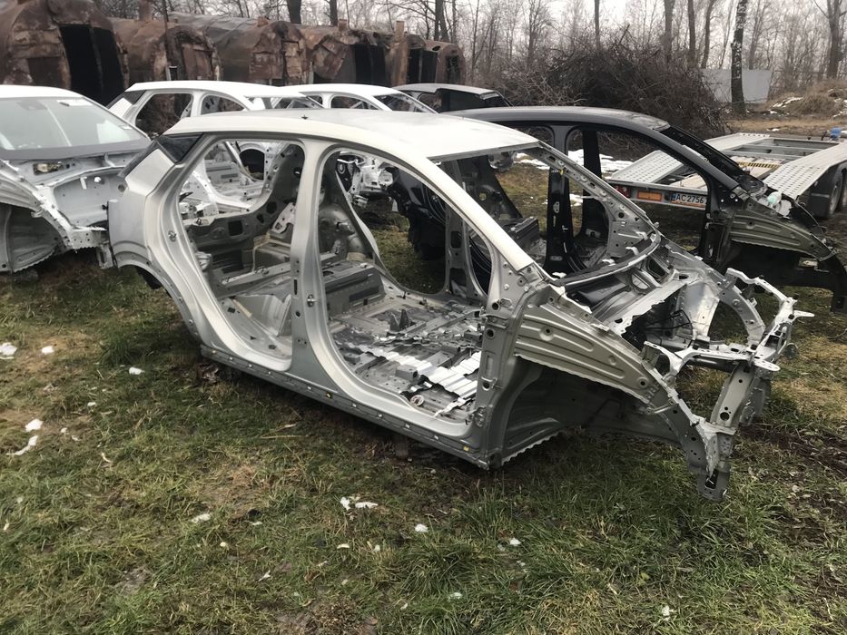 Кузов, четвертина , лонжерон Chevrolet Bolt EUV