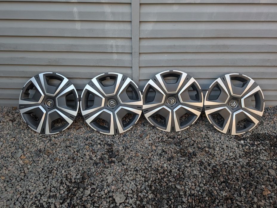 Комплект оригінальних ковпаків Citroen R16 в хорошому стані