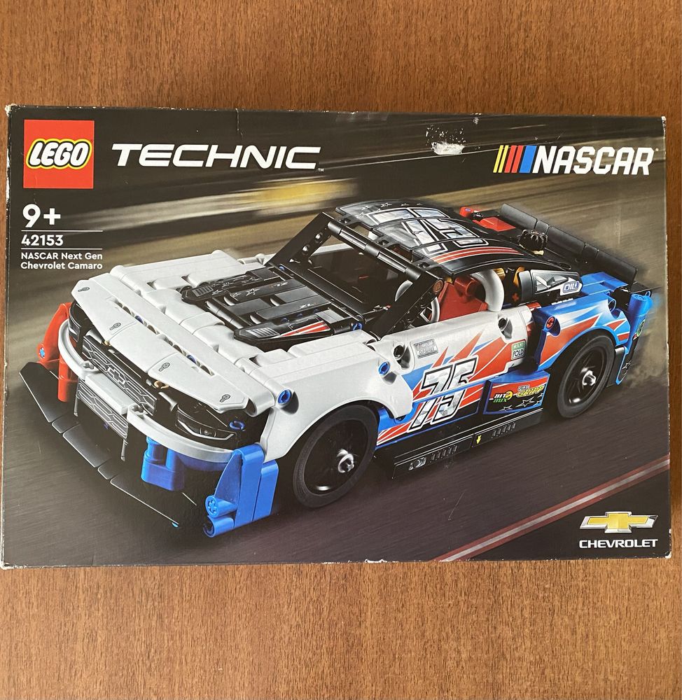 Lego Technic Mustang 42138 / Camaro 42153