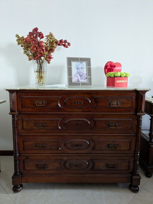 Quarto antigo completo em Amieiro