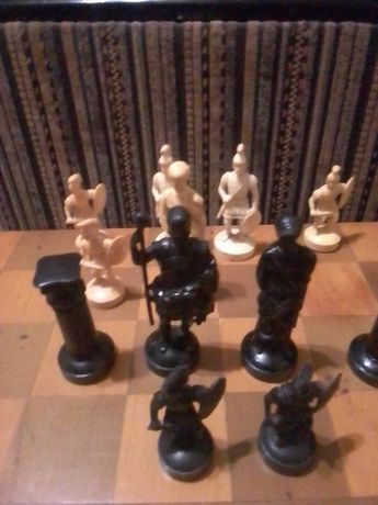 Продам шахматные фигуры (Древний Рим) поштучно.