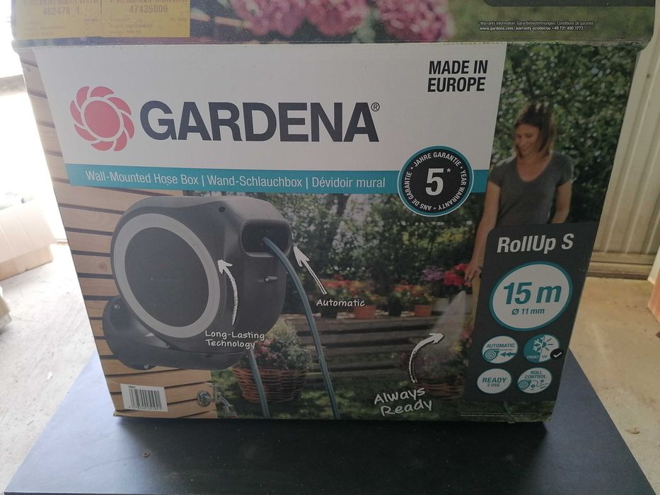 Porta-Mangueira Gardena RollUp Automático de parede 15 m