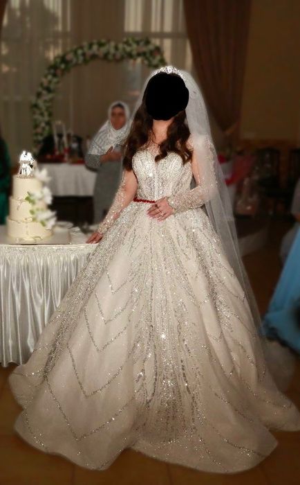 Продам неймовірну весільну сукню +фату