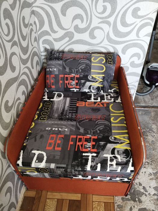 Продам дитячий диванчик