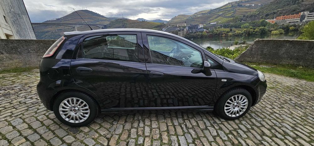 Fiat Punto Ano 2014 com 100.000 km