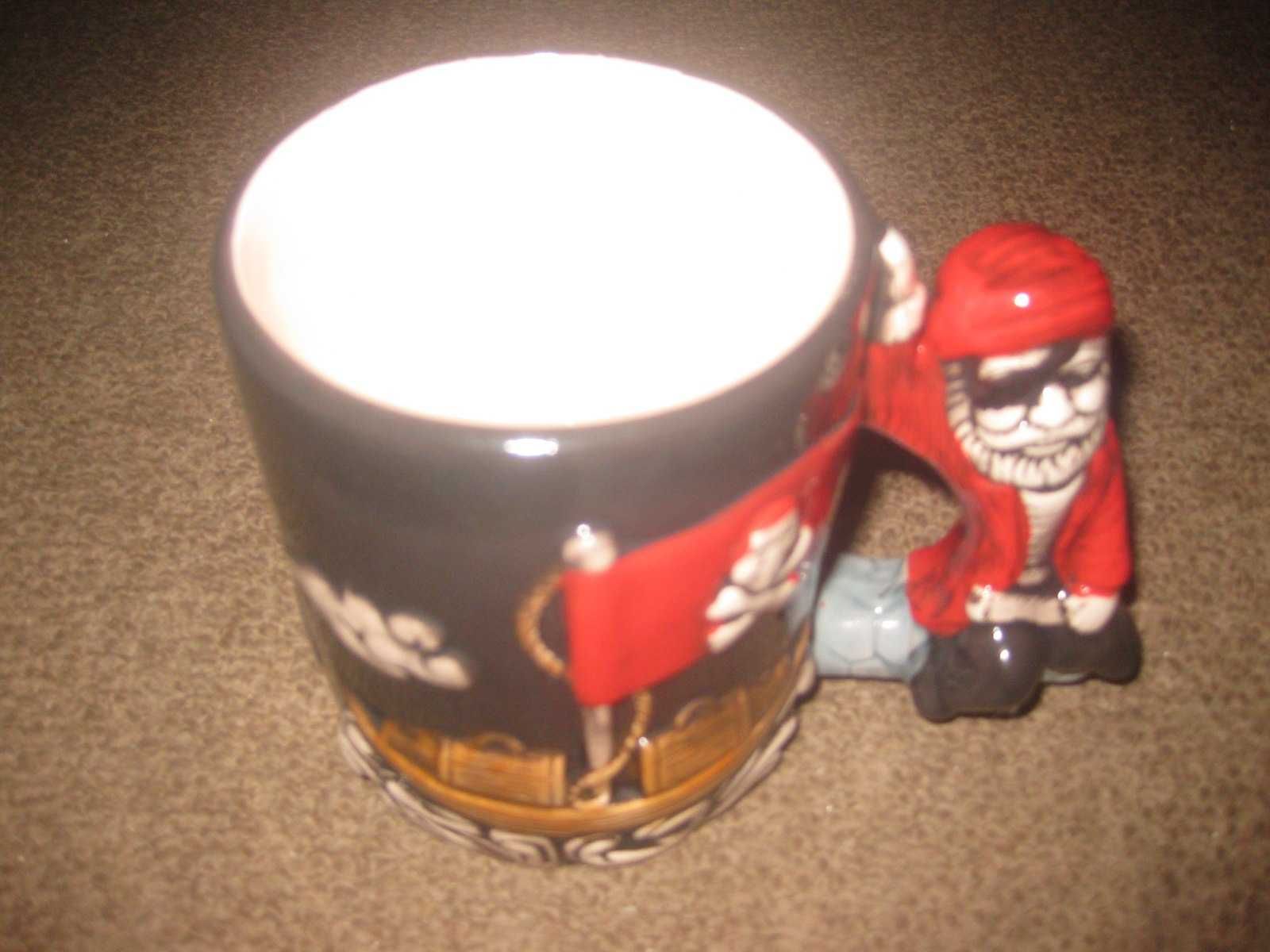 Caneca "Piratas das Caraíbas" Nova!