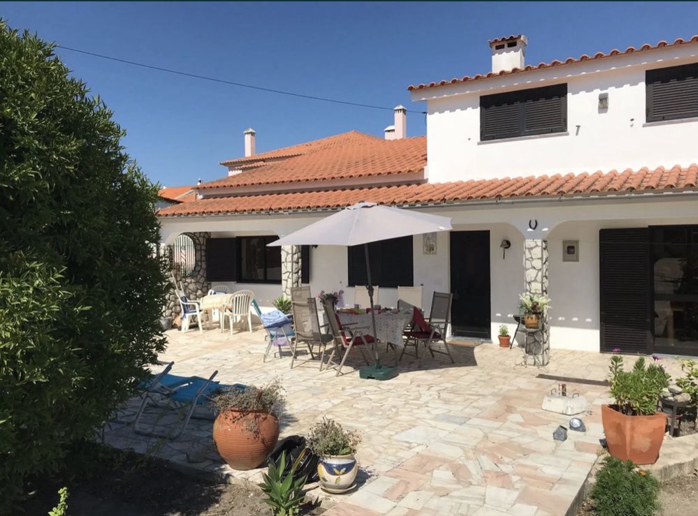Moradia bi-familiar, T2 e T1+1 Vista Serra Arràbida, jardim 500m²