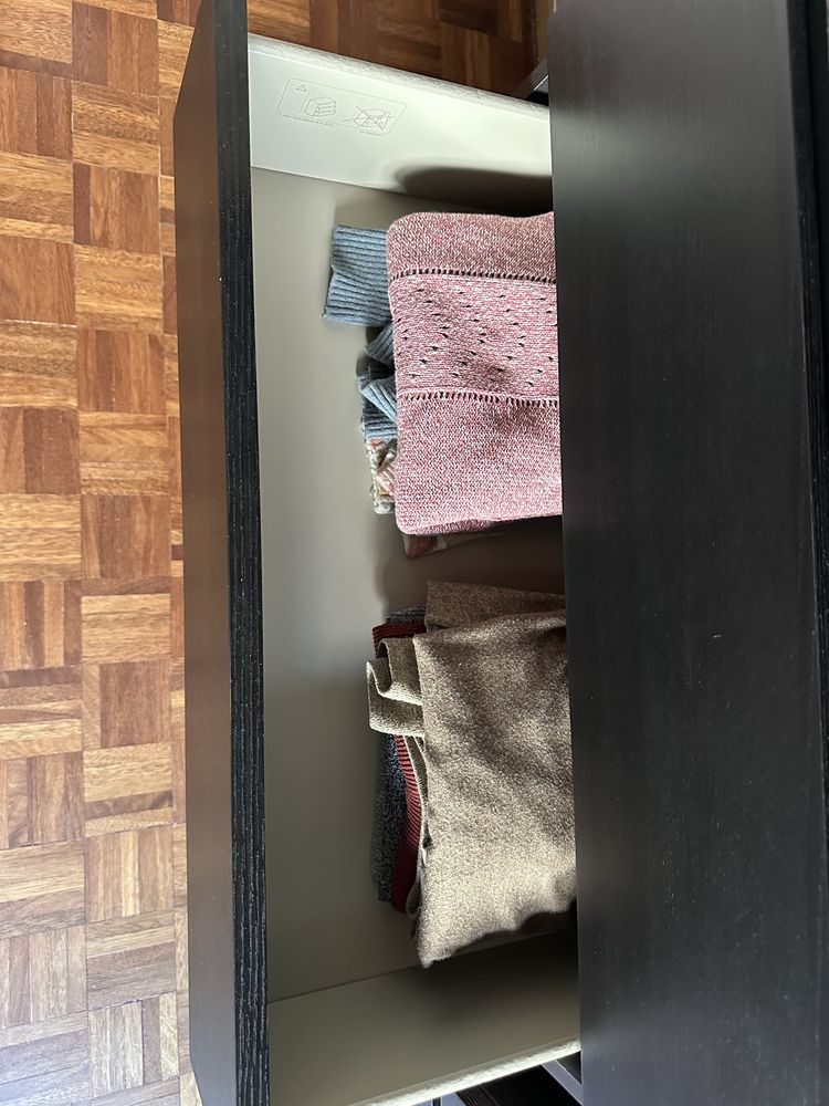 Cómoda MALM IKEA 4 gavetas preto/castanho