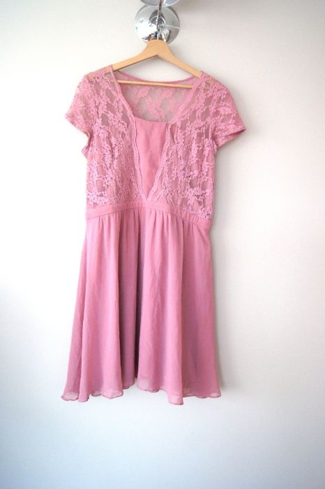 elegancka rozowa pudrowy roz sukienka koronkowa rozkloszowana 42 44XXL