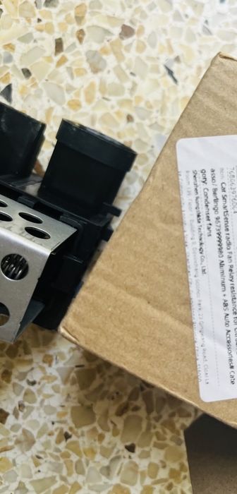 Peugeot/Citroen регулятор оборотов вентилятора 9673999880 вантажівок