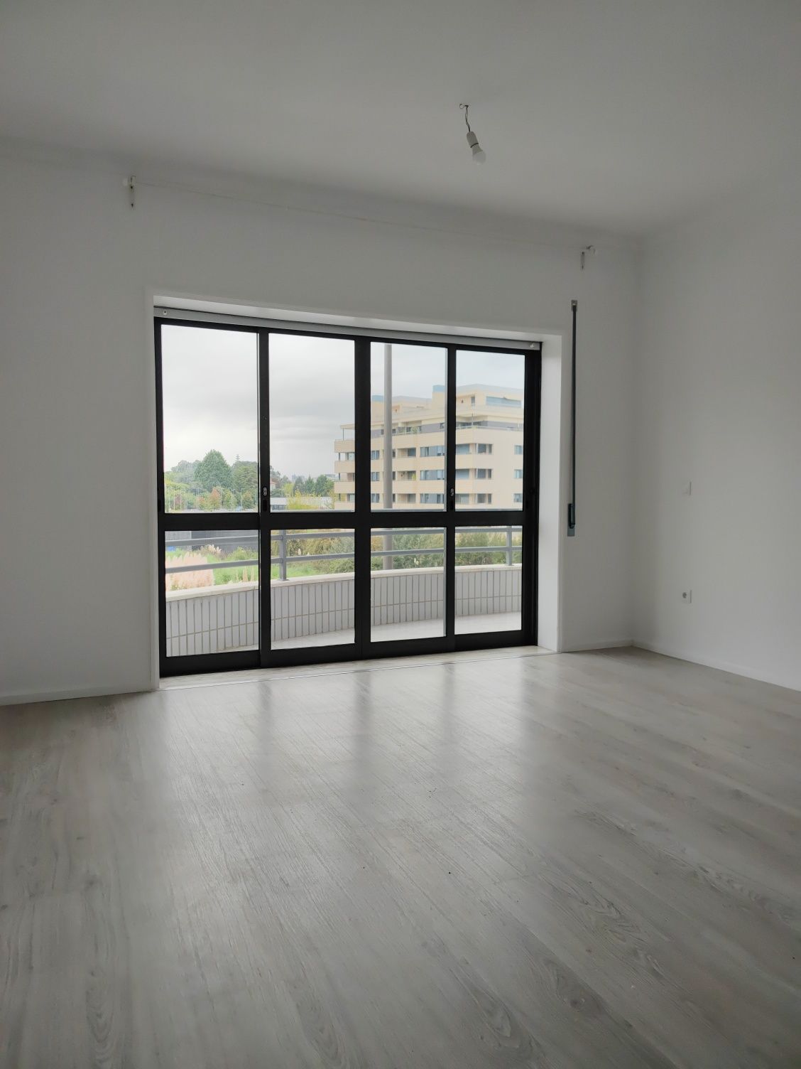 Apartamento T2  para Arrendamento junto ao Mercadona em O do Douro.