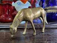 Piękna mosiężna figurka konia