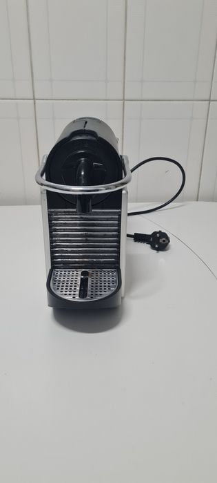 Maquina cafe nespresso impecável
