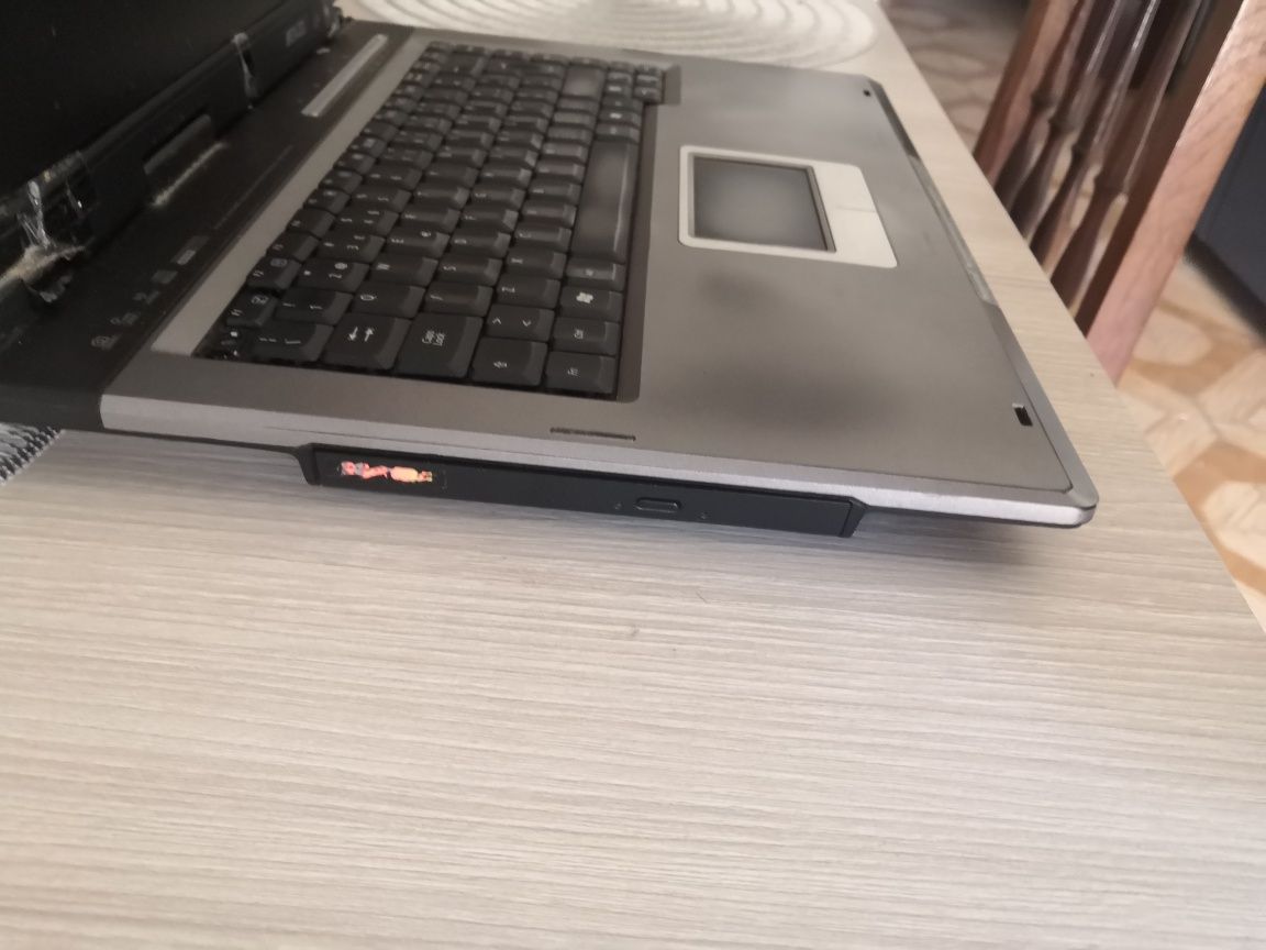 PC Portátil " Asus 6000 séries"