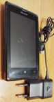 Telefon Microsoft z ładowarka