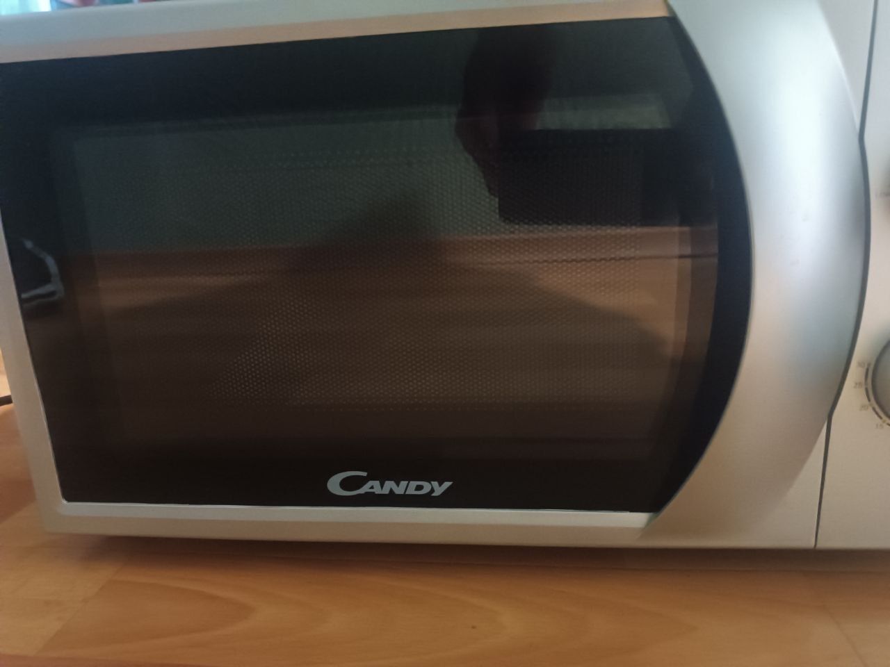Продам микроволновую печь Сandy