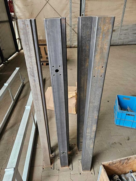 Słupki 60x40x2 z blachą profile stalowe 4 szt