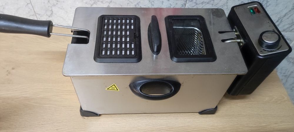 Fritadeira a óleo 3/5 litros