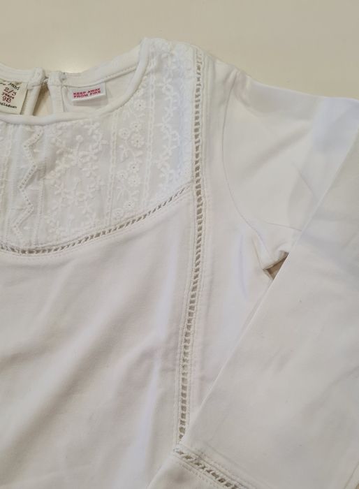 Blusa Zara, branca com bordado, para menina 2-3 Anos