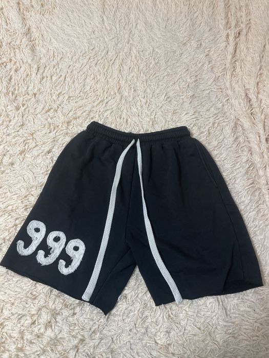 Продам шорти 999Yessirski