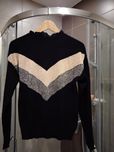 Sweter czarny z nicią złotą i srebrną