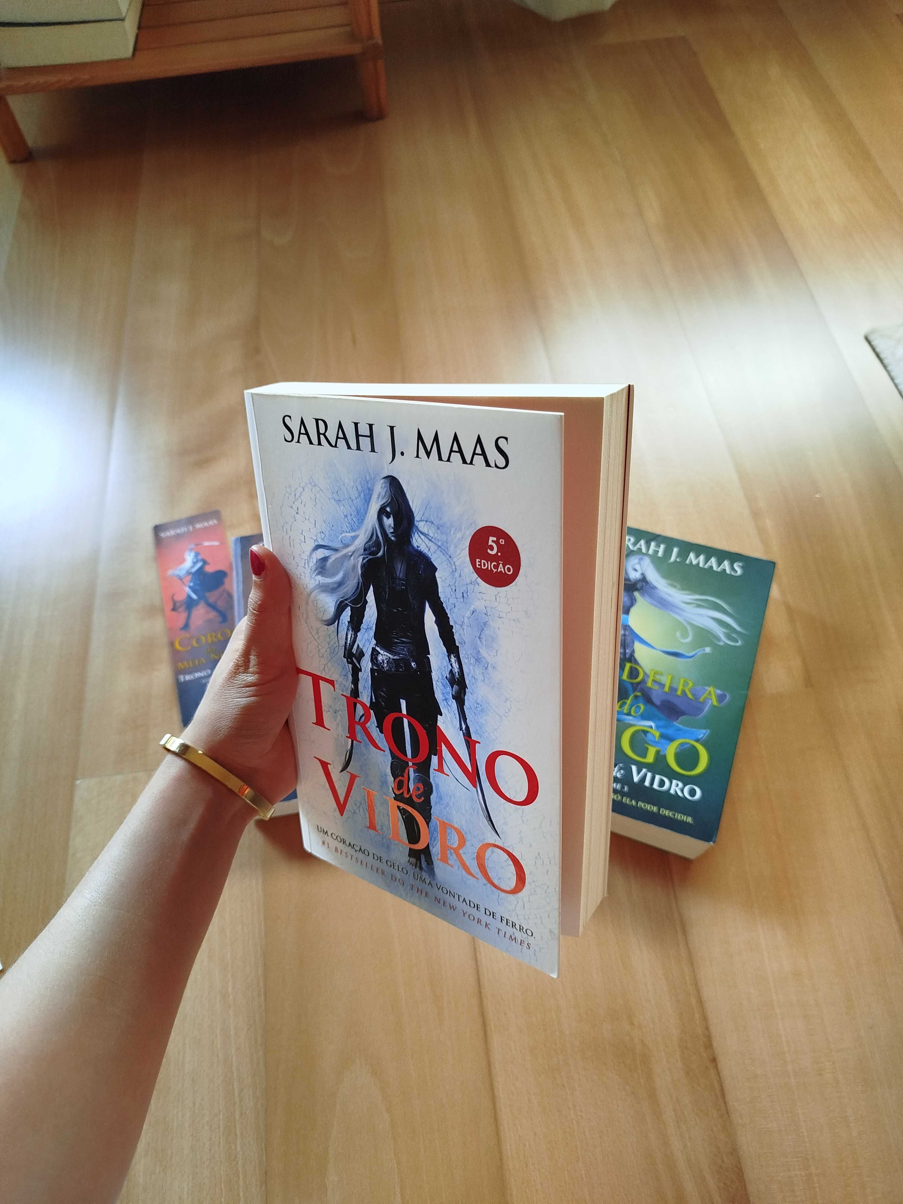 Trono de Vidro- primeiros três livros