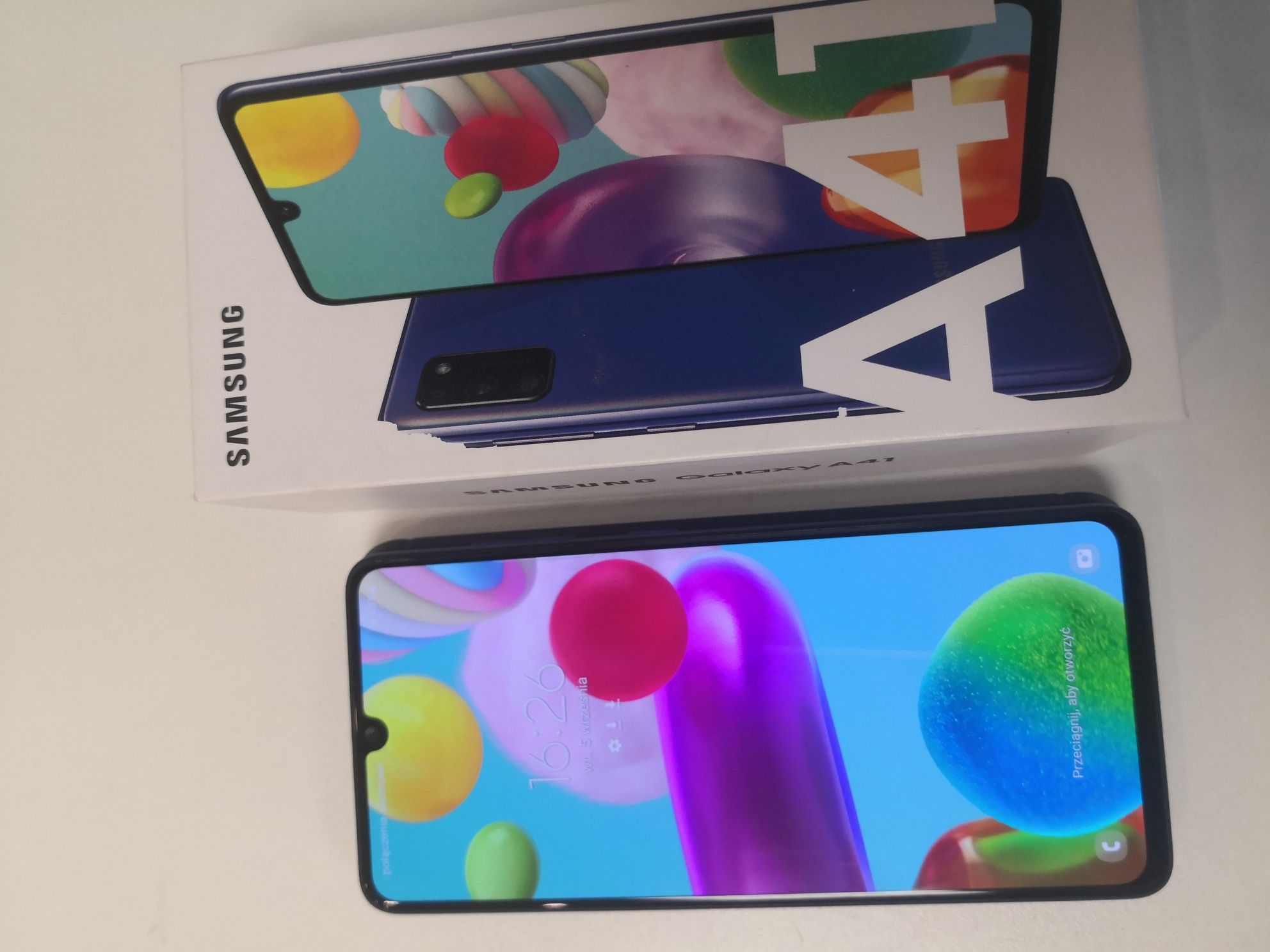 Idealny Samsung Galaxy A41, komplet, gratis etui