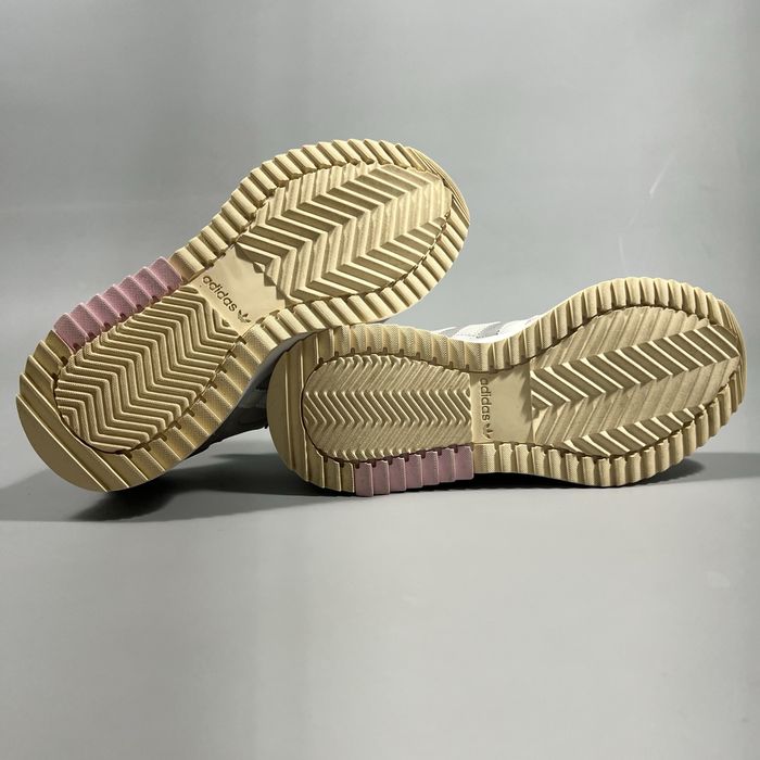 Жіночі кросівки Adidas Retropy F2 W GW9405