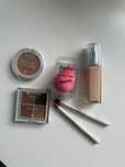 Zestaw Bell Peache Goddess podkład, cienie do powiek, bronzer,gąbeczka