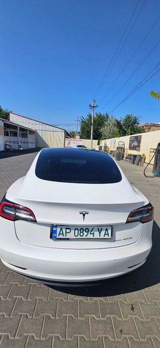 Продам автомобиль тесла 3