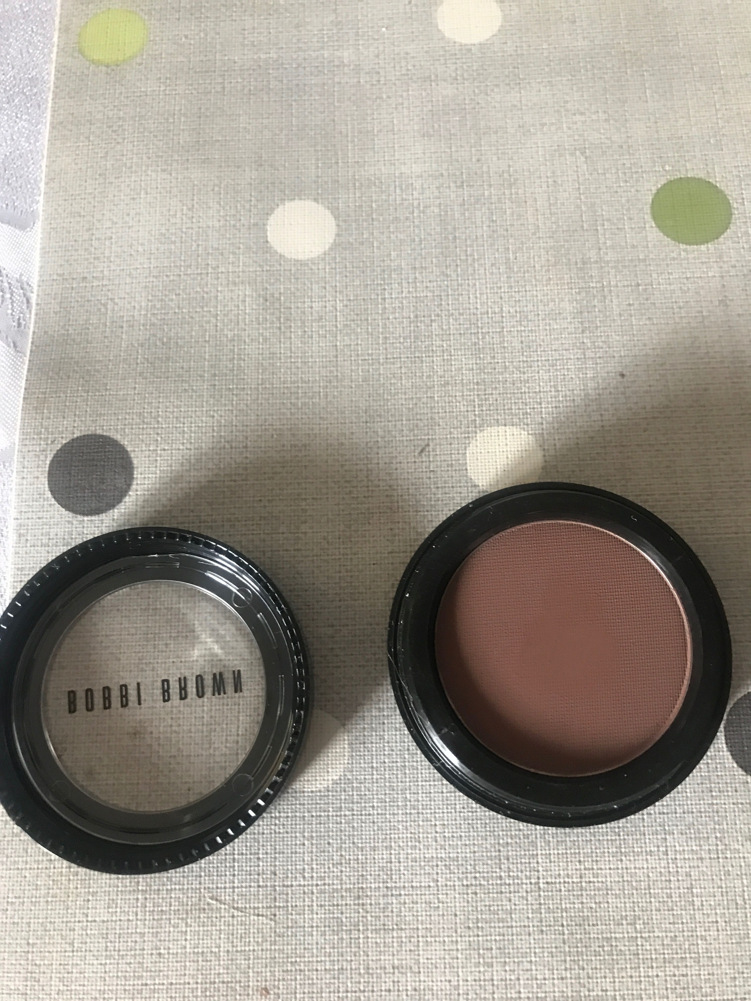 Cień do powiek marki Bobbi Brown