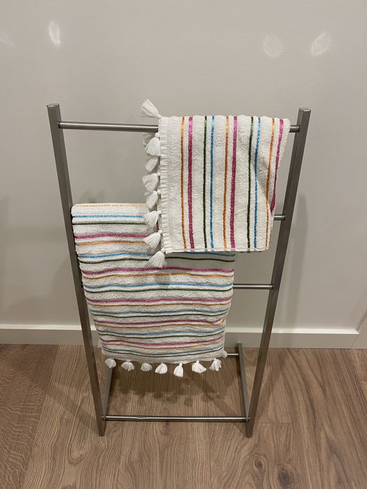 Toalheiro de pé para Wc