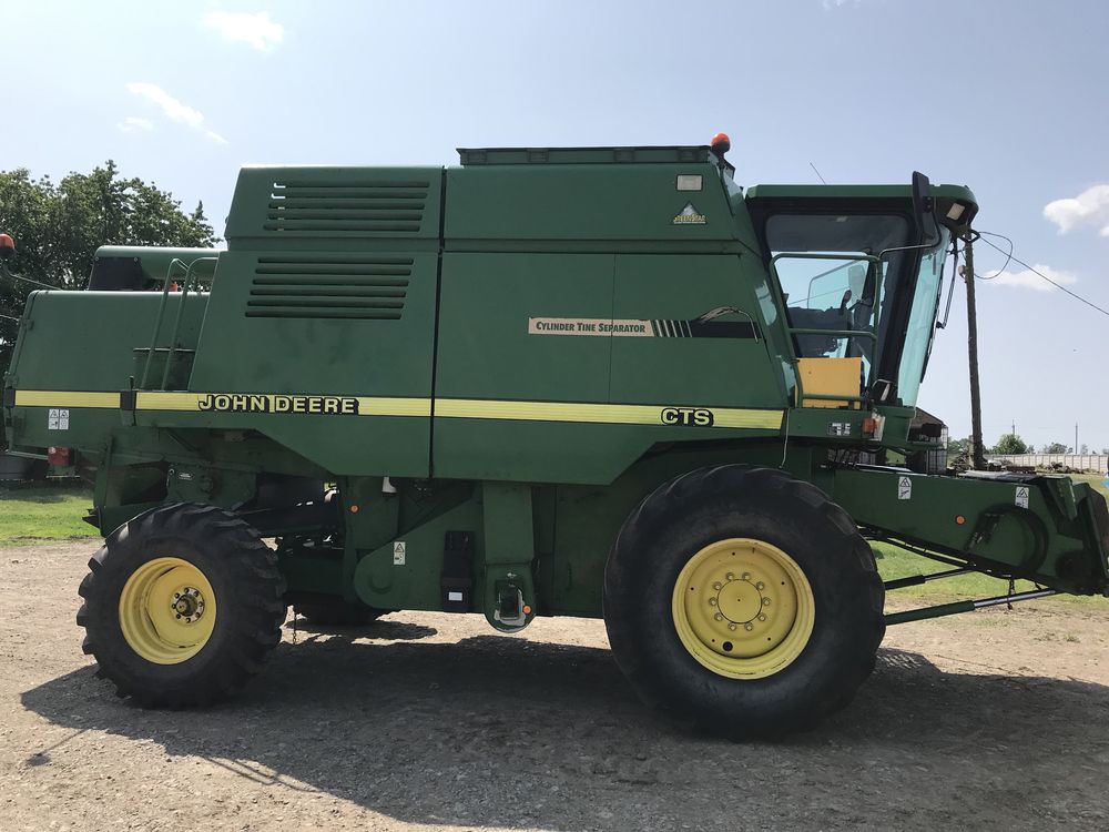 Комбайн зернозбиральний John Deere CTS