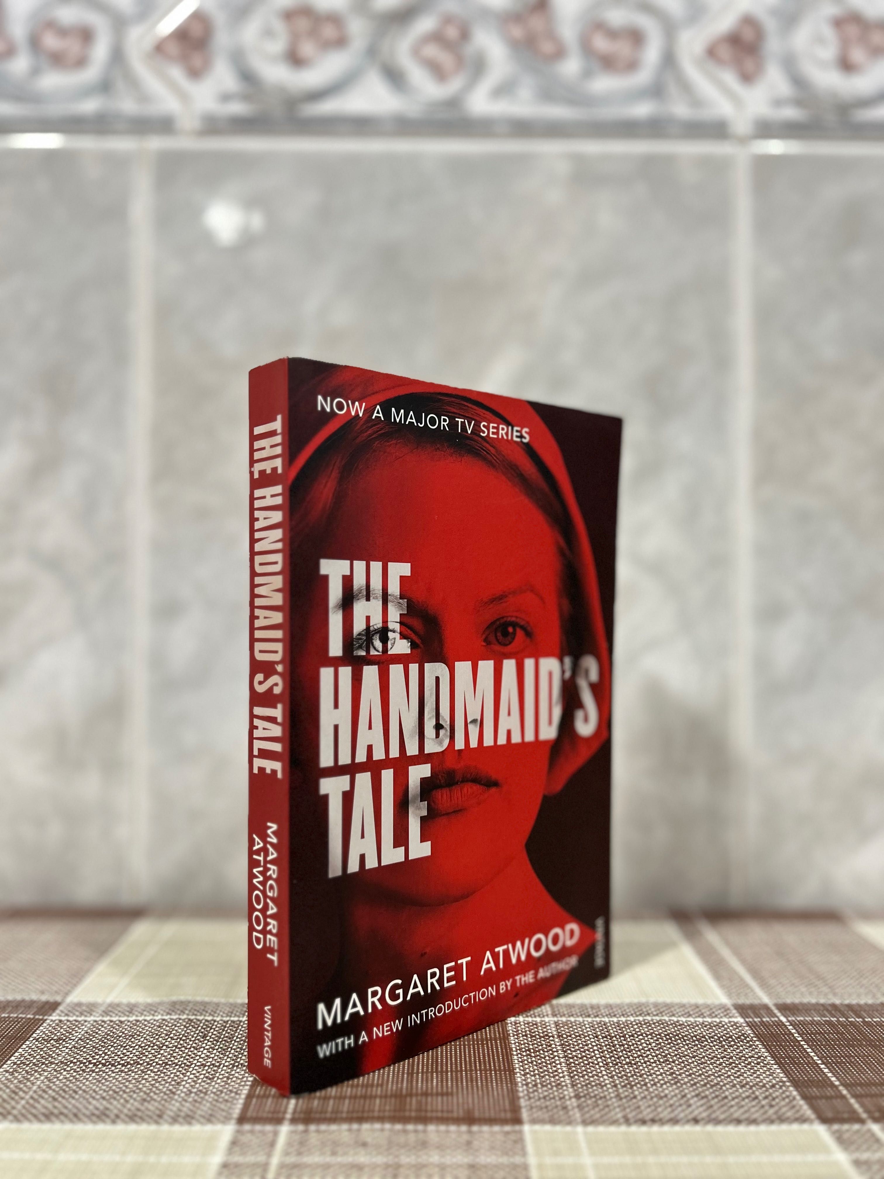 The Handmaid’s Tale (Inglês) - Margaret Atwood.