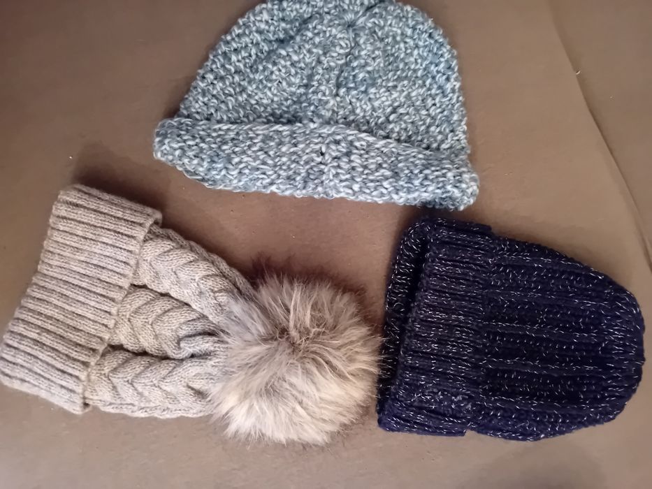 Czapki zimowe wełniane