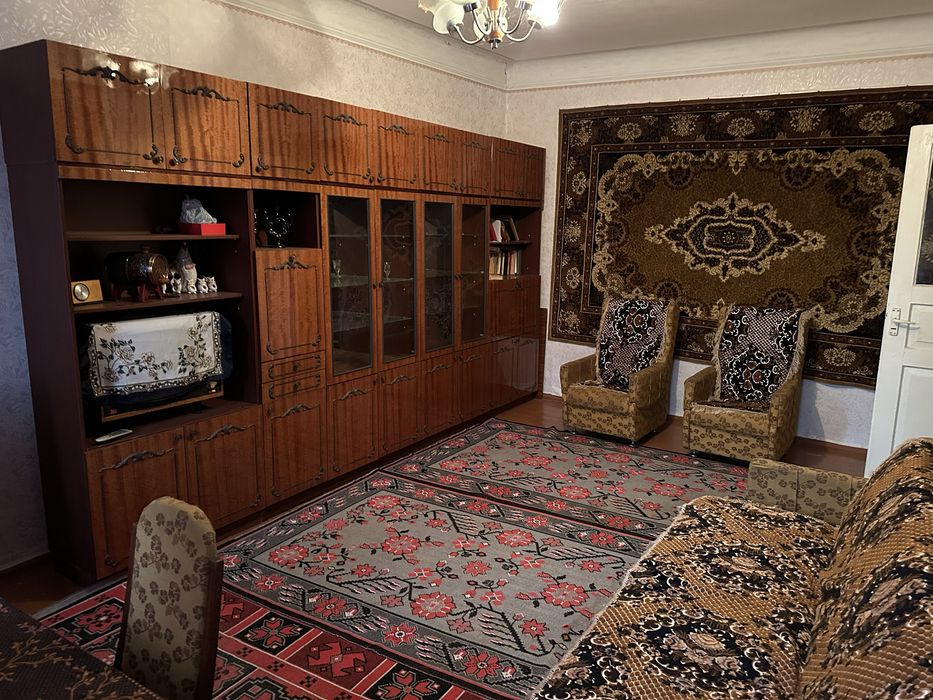 будинок з земельною ділянкою