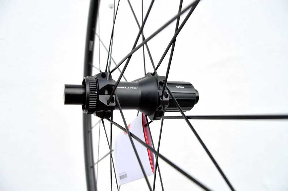 OKAZJA Nowe koła DT SWISS P1850 DISC SPLINE szosowe gravel Tubeless FV