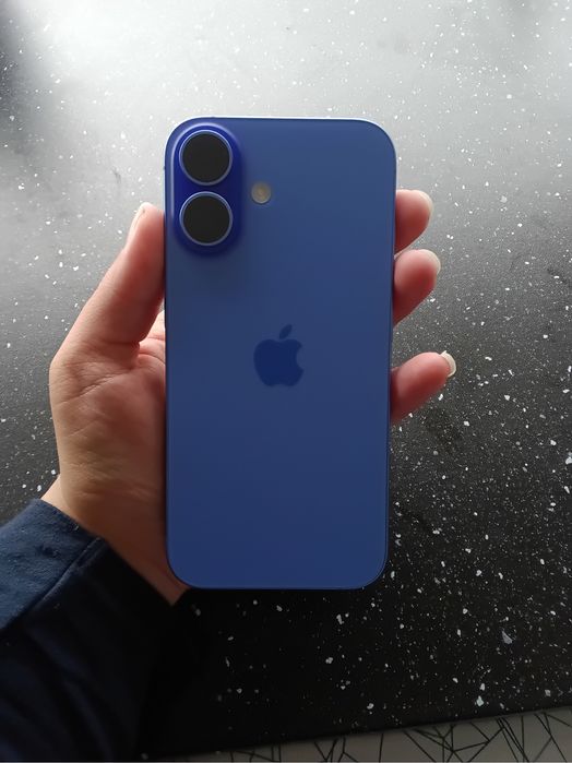 Iphone 16 ultramarine