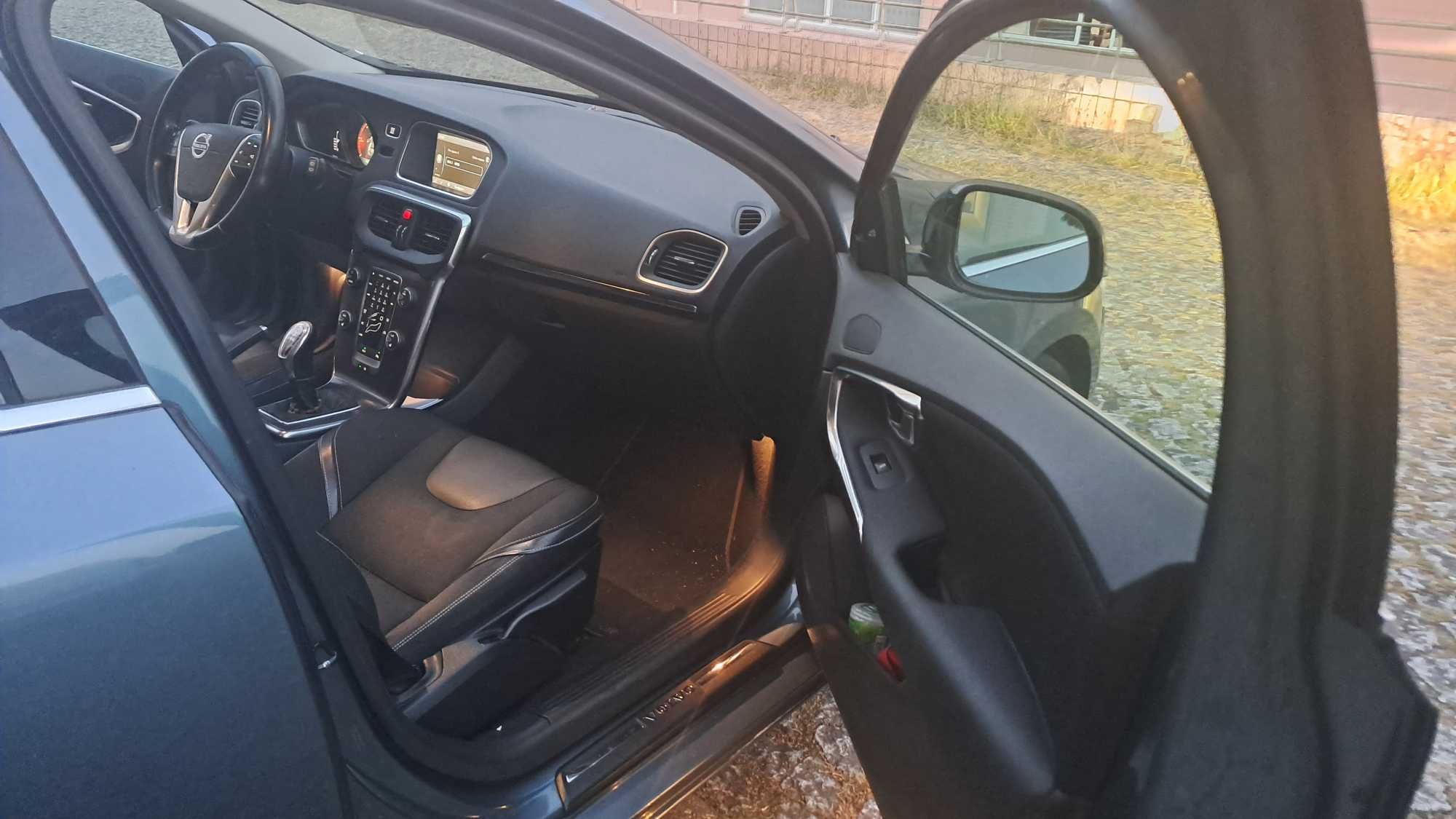 Volvo V40 D2 momentum